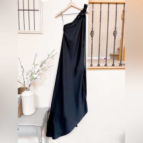 Cult Gaia Florence One-Shoulder Satin Black Gown 000/209 - Picture 2 of 10